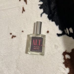 ALT. Fleur Noire, inspired by black opium